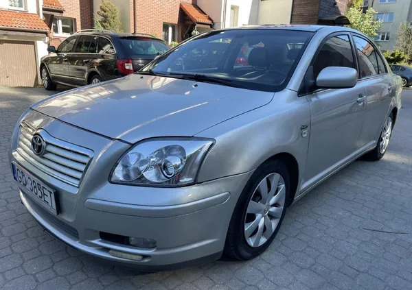 toyota avensis świeradów-zdrój Toyota Avensis cena 7900 przebieg: 280000, rok produkcji 2005 z Świeradów-Zdrój